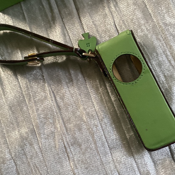 Kate Spade iPod Shuffle holder - Picture 3 of 4